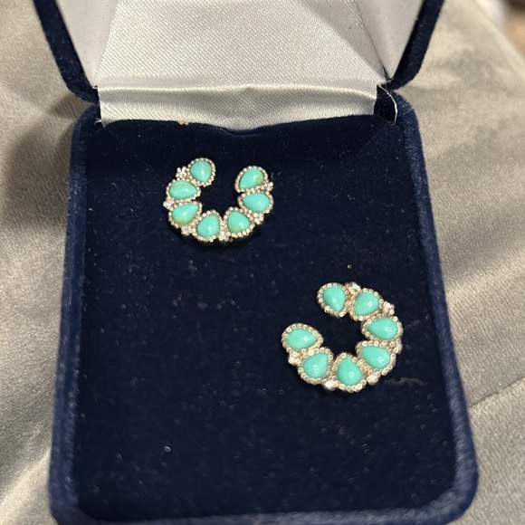 Montana Silversmiths Lucky Turquoise Earrings - Picture 2 of 3